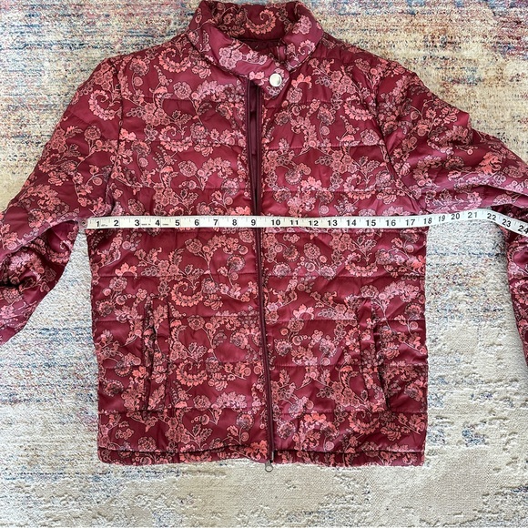 Stradivarius light puffer jacket with print size medium - Picture 2 of 9